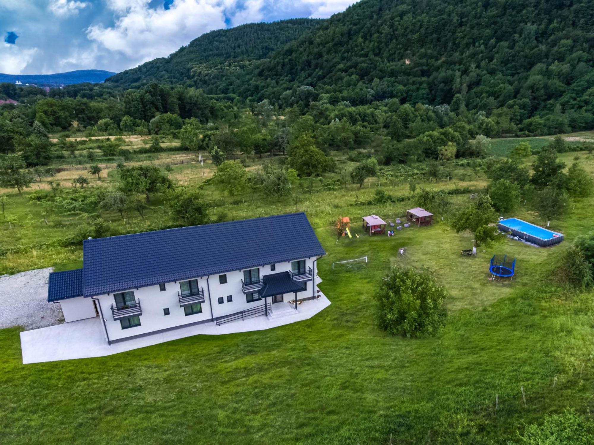 Hotel Transalpina Retreat Novaci-Străini Zewnętrze zdjęcie