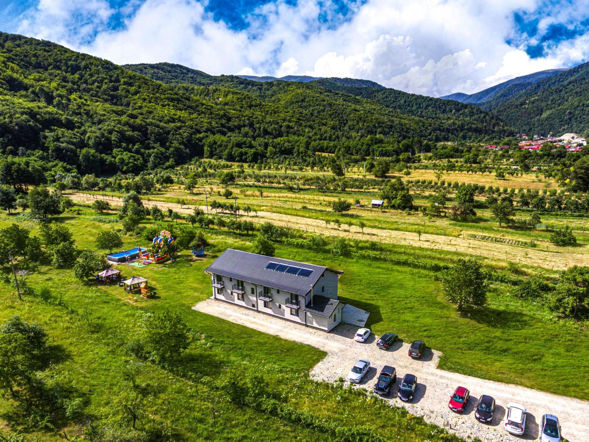 Hotel Transalpina Retreat Novaci-Străini Zewnętrze zdjęcie