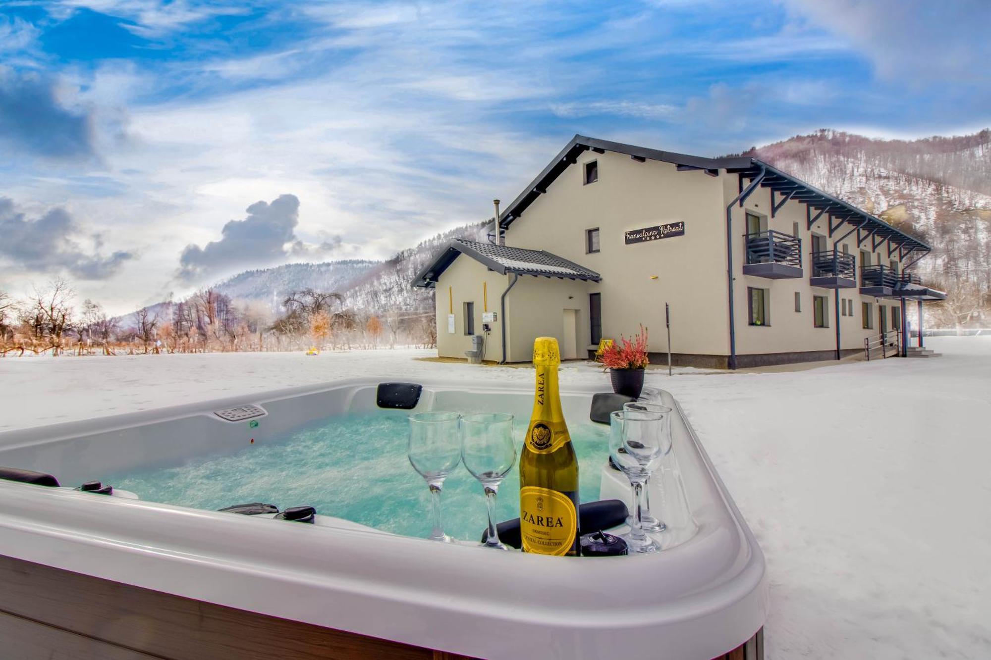 Hotel Transalpina Retreat Novaci-Străini Zewnętrze zdjęcie