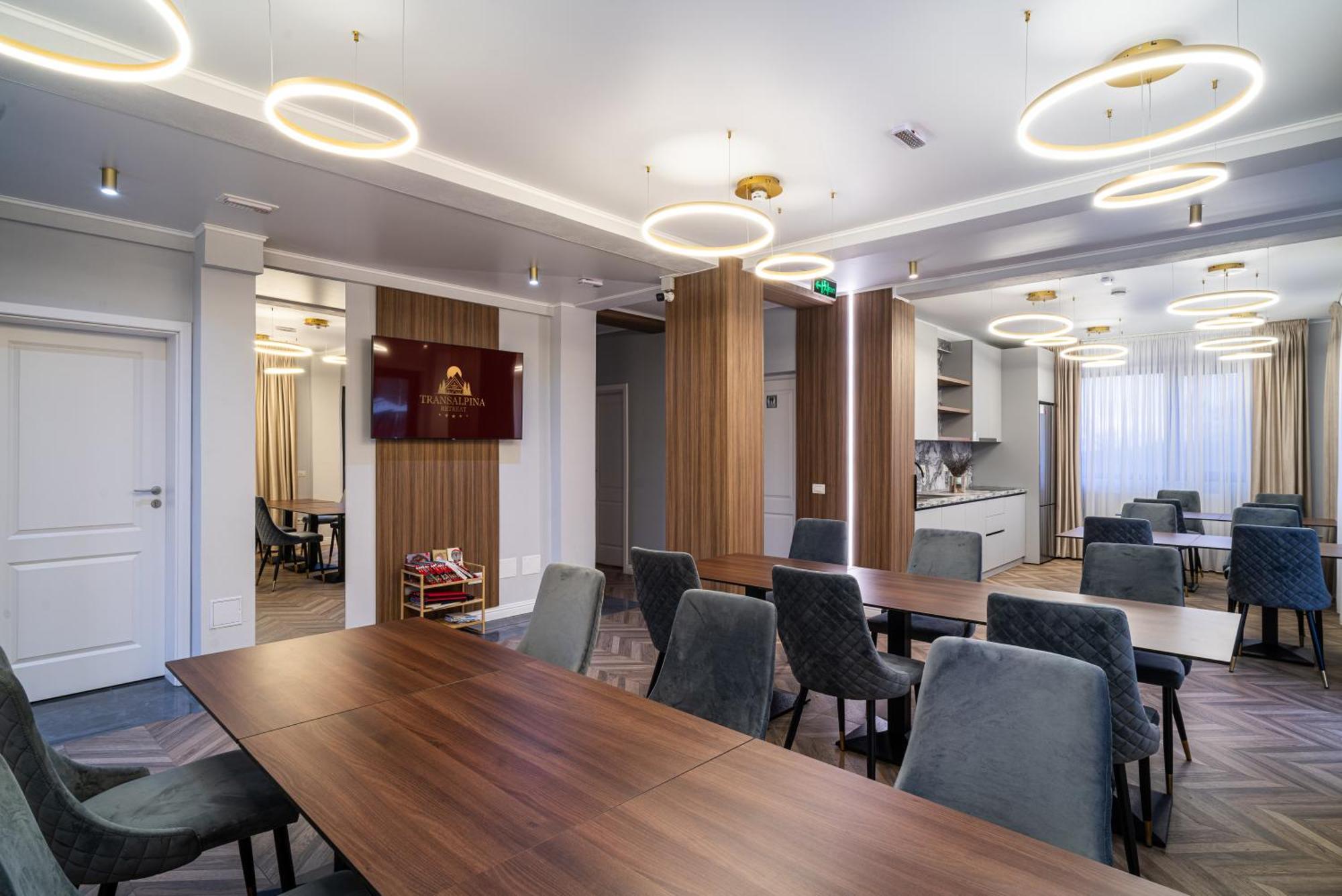 Hotel Transalpina Retreat Novaci-Străini Zewnętrze zdjęcie